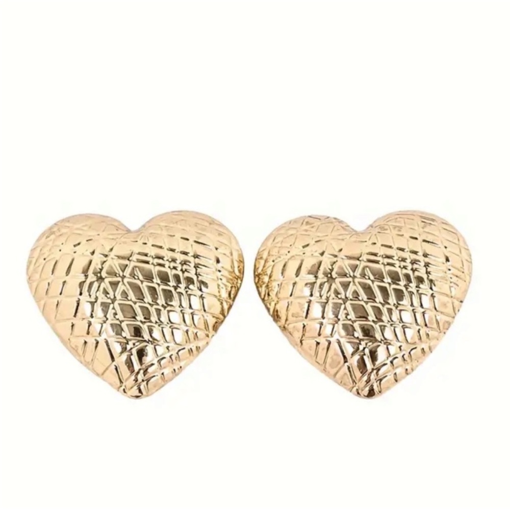 NWOT Gold Textured Heart Statement Earrings
